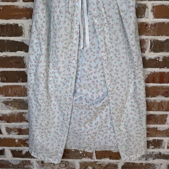 Floral Lace Women's Robe - Picture 3 of 12